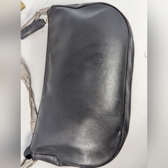 Gianni Versace Chains Shoulder Bag - Picture 12 of 13